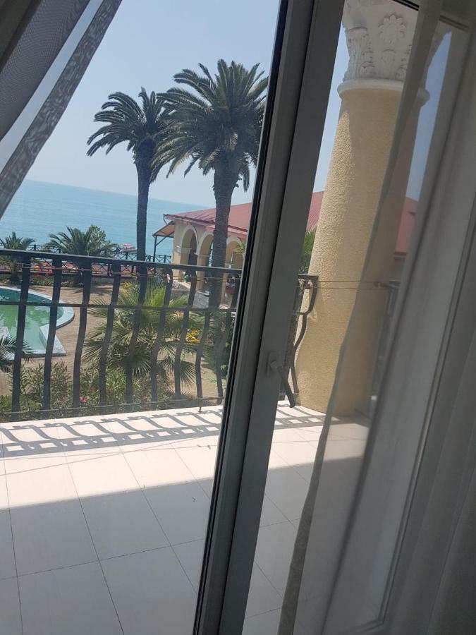 Lazurniy Bereg Hotel Gagra Eksteriør billede