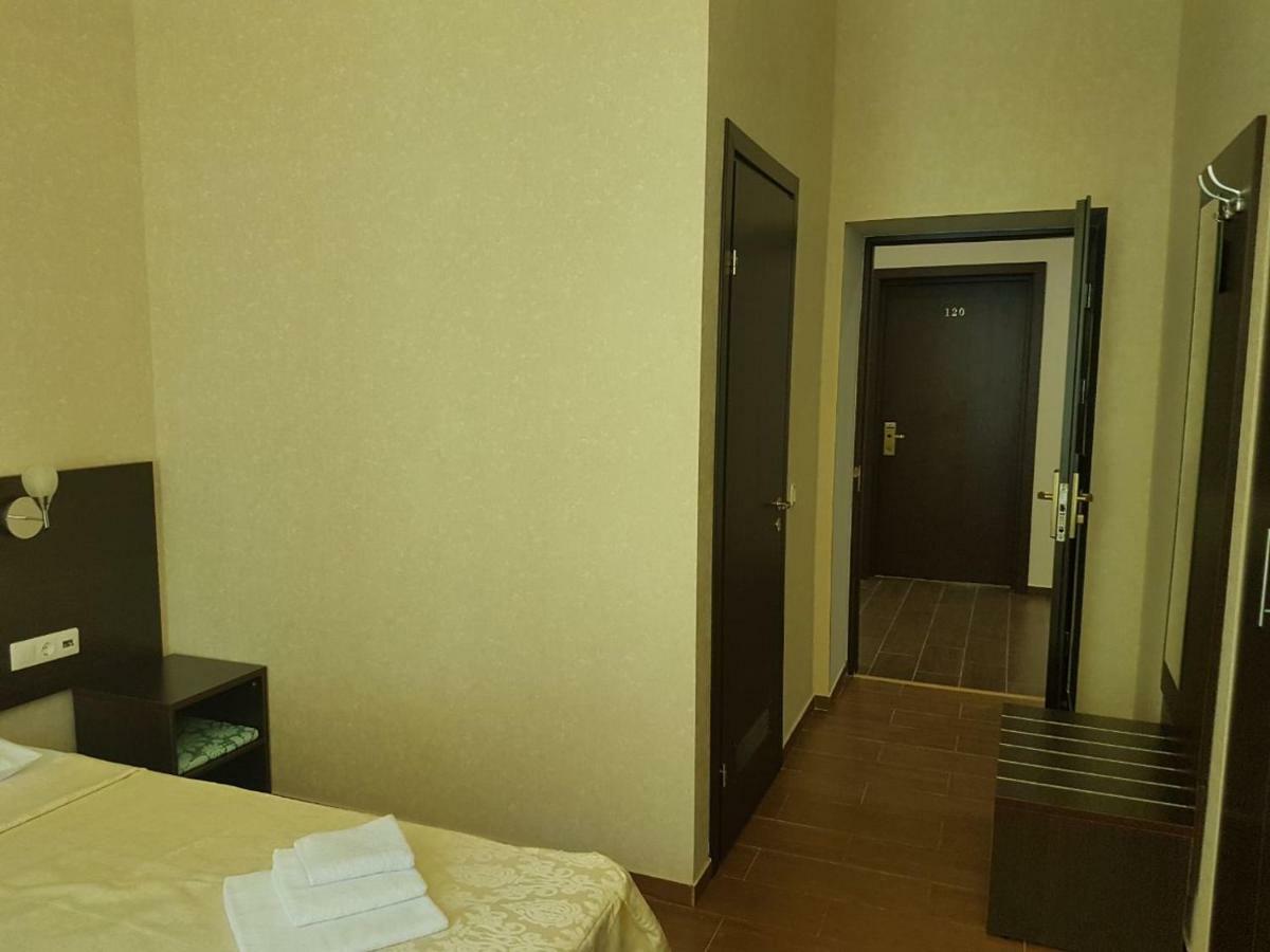 Lazurniy Bereg Hotel Gagra Eksteriør billede