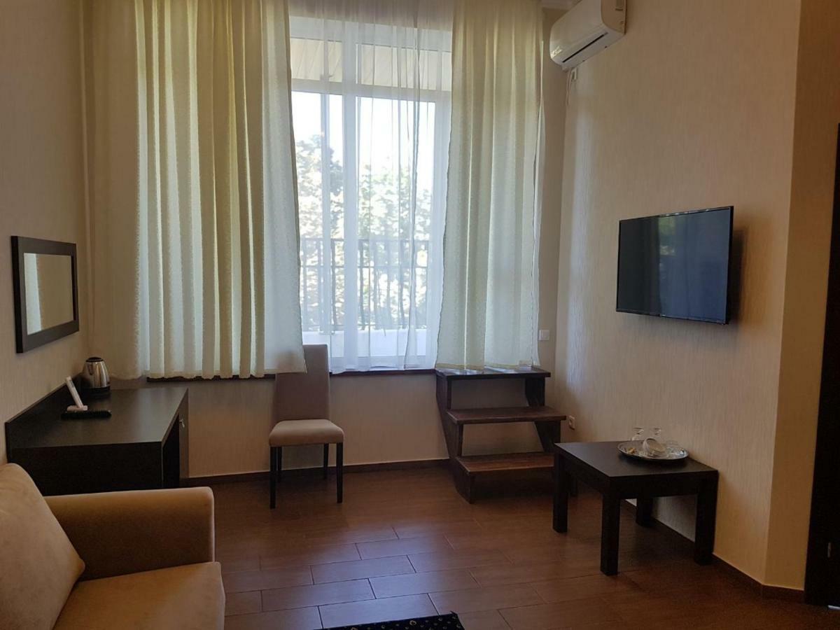 Lazurniy Bereg Hotel Gagra Eksteriør billede