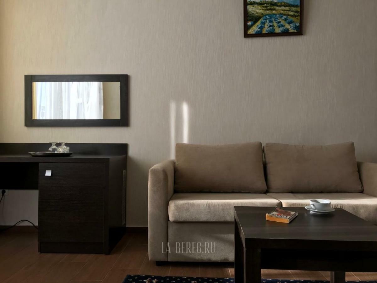 Lazurniy Bereg Hotel Gagra Eksteriør billede