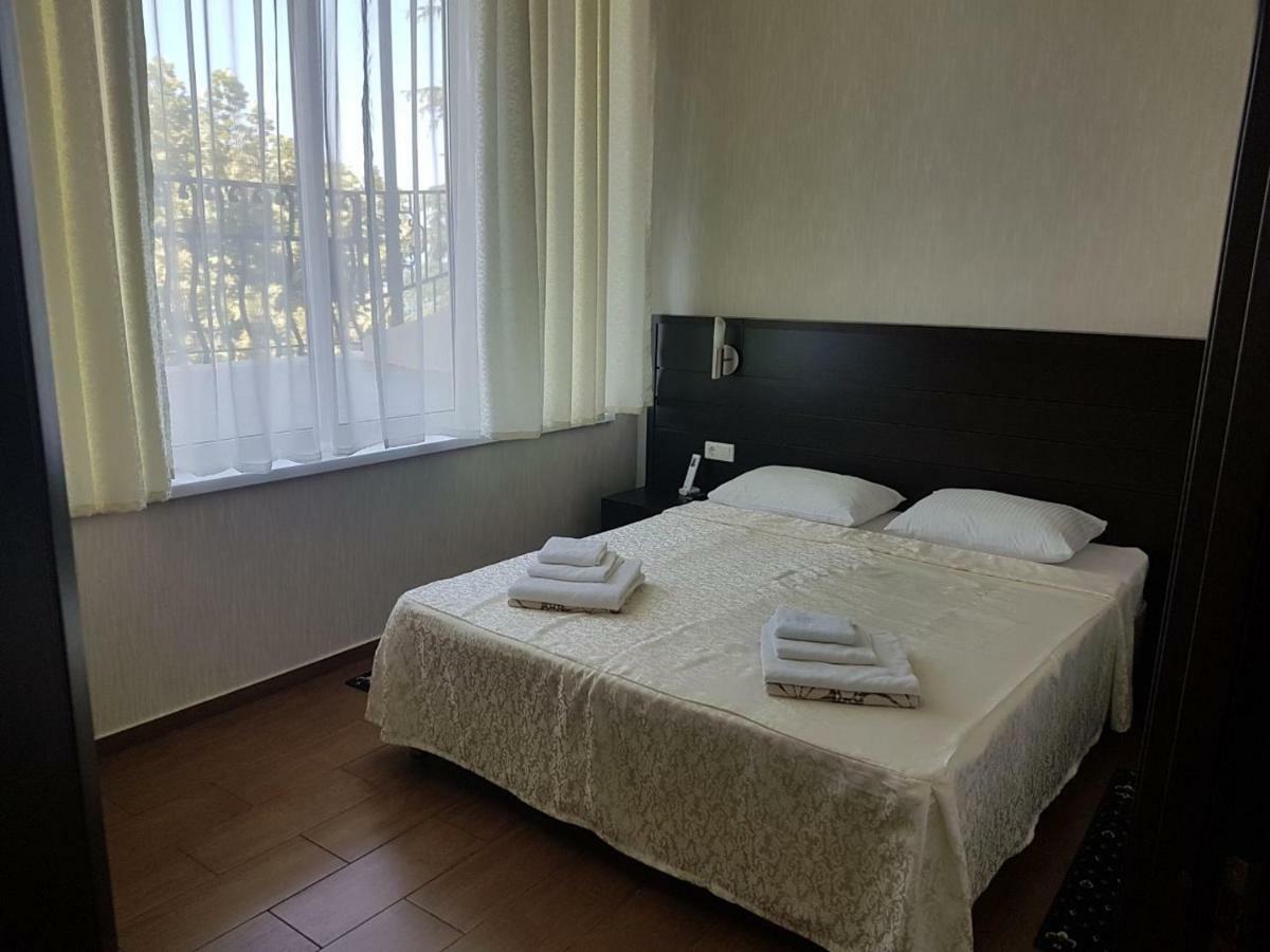 Lazurniy Bereg Hotel Gagra Eksteriør billede